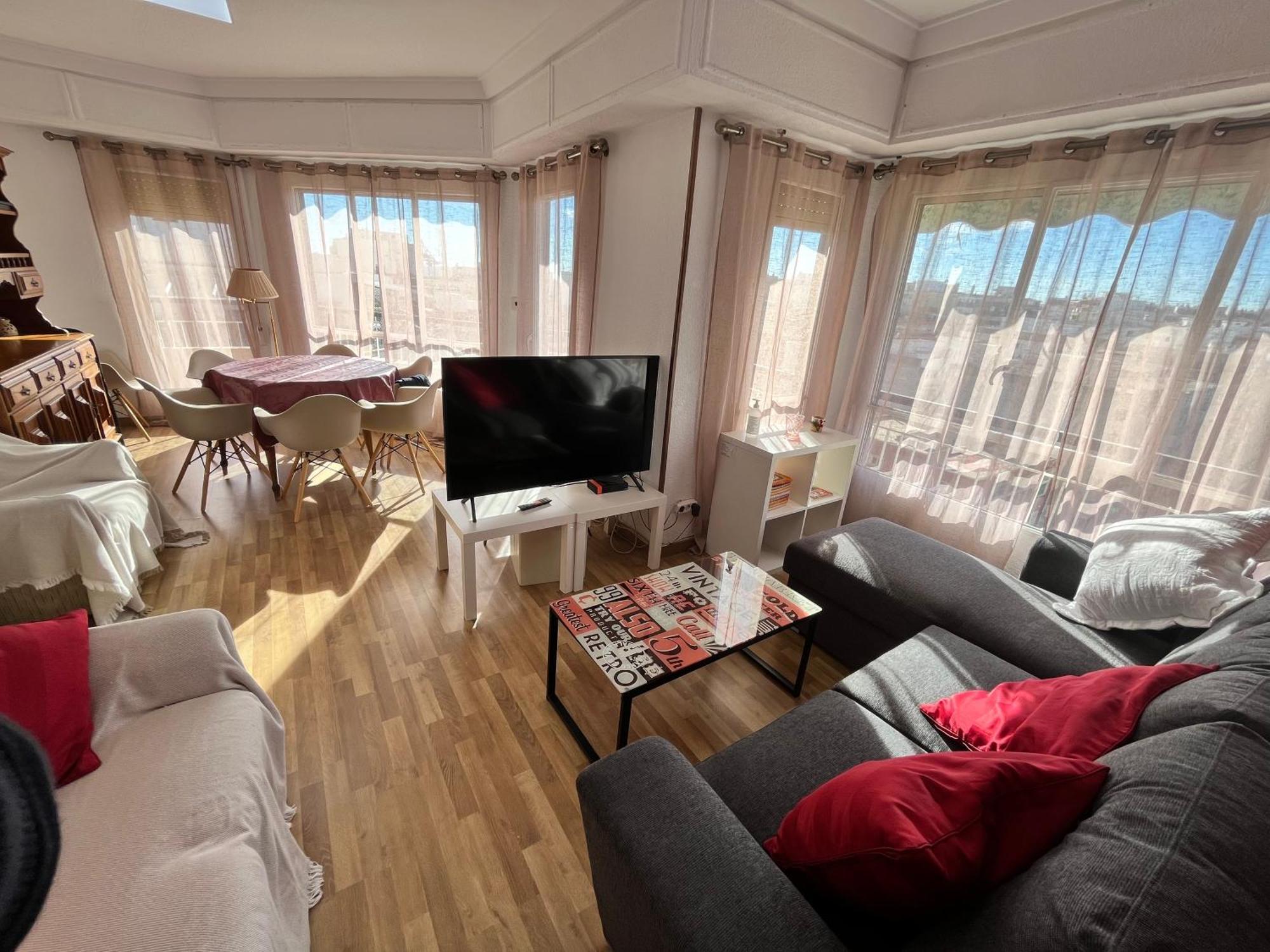4 Bedrooms -Seneca Center Apartment لقنت المظهر الخارجي الصورة