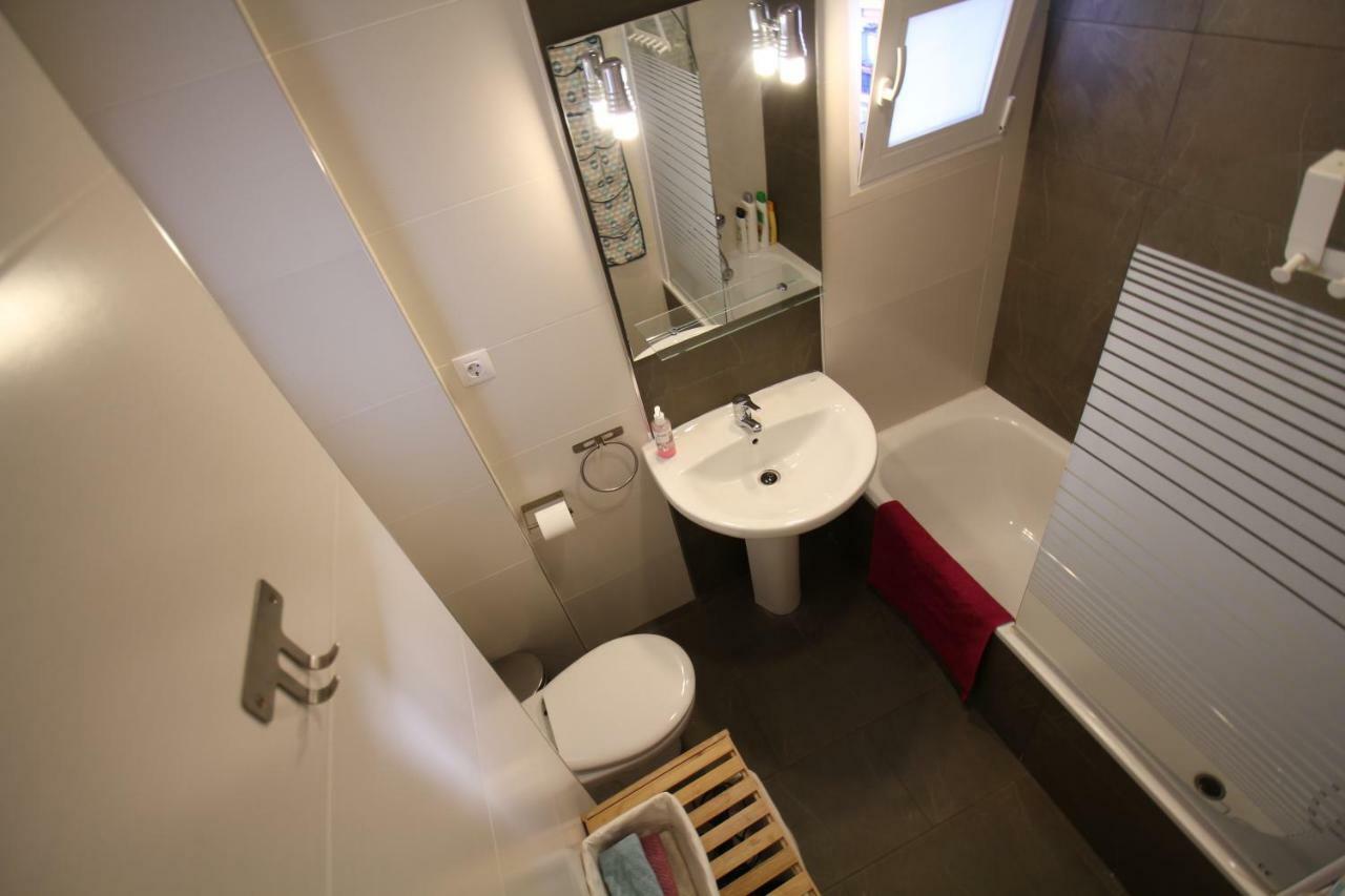 4 Bedrooms -Seneca Center Apartment لقنت المظهر الخارجي الصورة