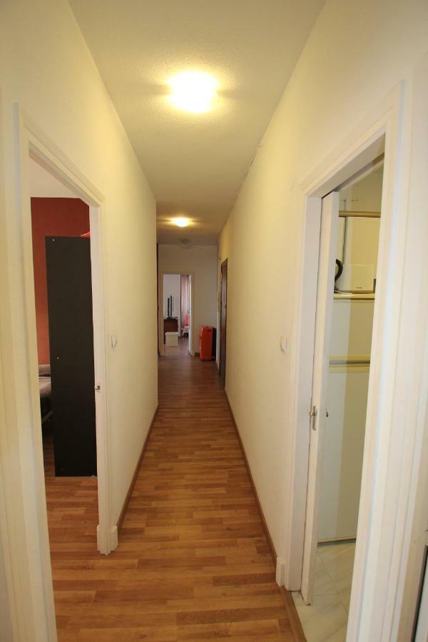 4 Bedrooms -Seneca Center Apartment لقنت المظهر الخارجي الصورة